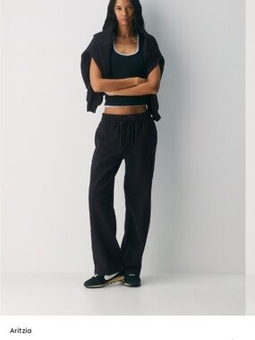 Aritzia Black Relaxed Drawstring Sweatpants boyfriend fit sweat fleece cozy